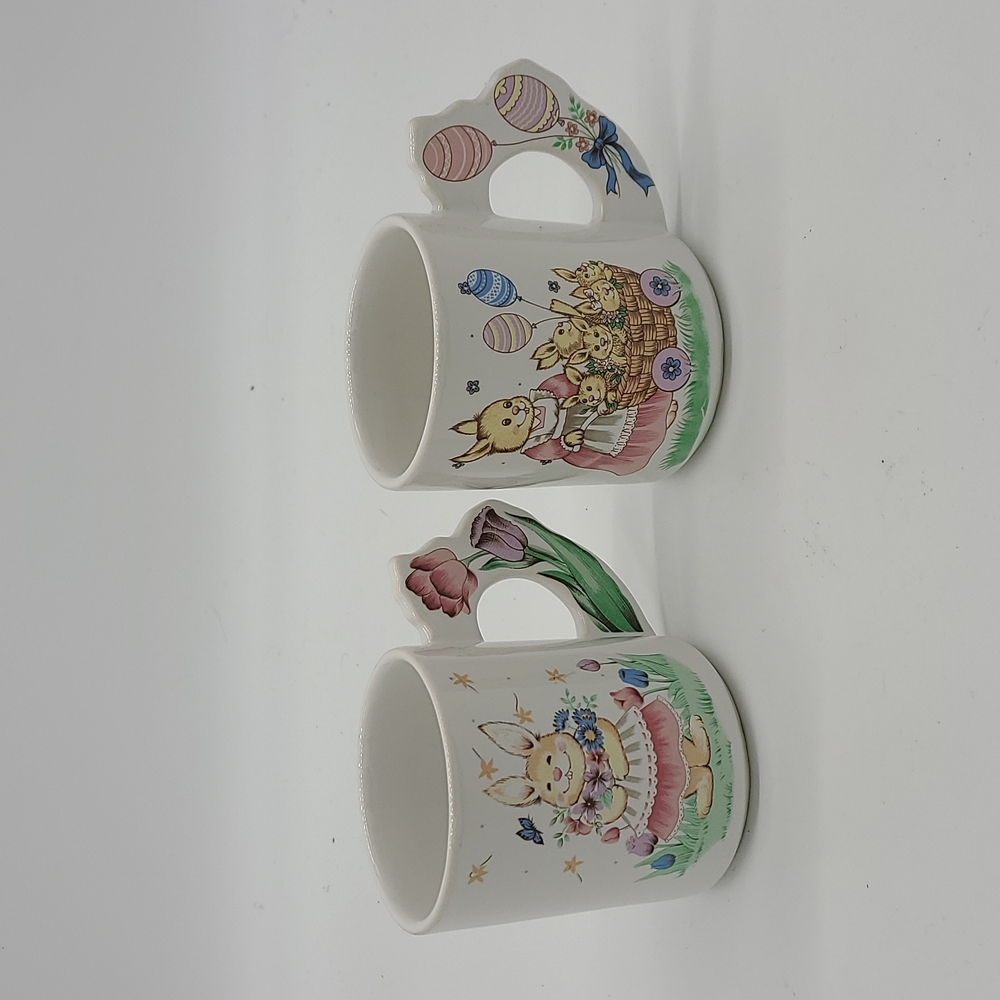 Vintage unbranded set of ceramic Easter mugs